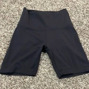 Lululemon shorts Wunder under